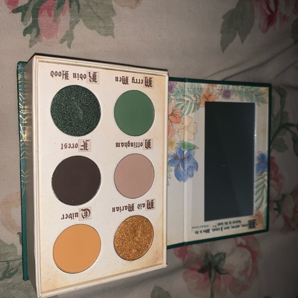 Fairytale cosmetics story book eyeshadow - Picture 2 of 2